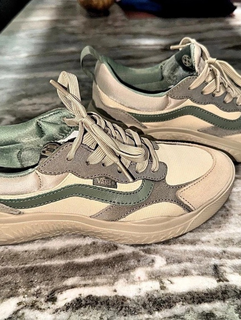 Vans Knu Skool Low-Top Sneakers Green & Cream US 9
